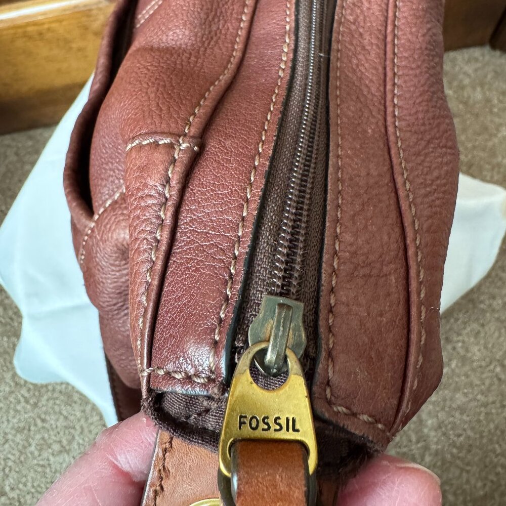Fossil Brown Pebbled Leather Morgan Traveler Shoulder/Crossbody Bag - Picture 15 of 16